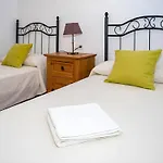 Casa Cerca Del Pueblo Terraza Privada Alquilamos A Familias