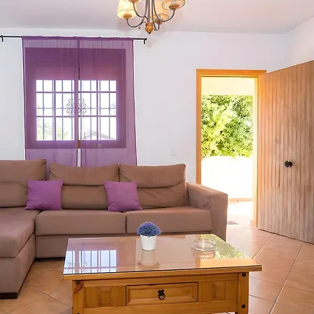 Casa Cerca Del Pueblo Terraza Privada Alquilamos A Familias Апартаменты