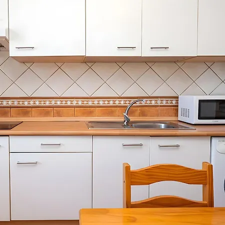 Casa Cerca Del Pueblo Terraza Privada Alquilamos A Familias *